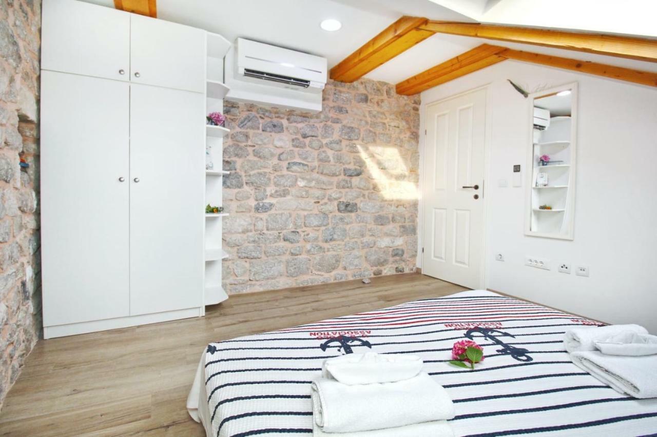 Seafront Apartment 2 ซัฟทัท ภายนอก รูปภาพ