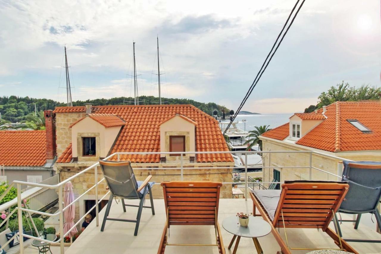 Seafront Apartment 2 ซัฟทัท ภายนอก รูปภาพ