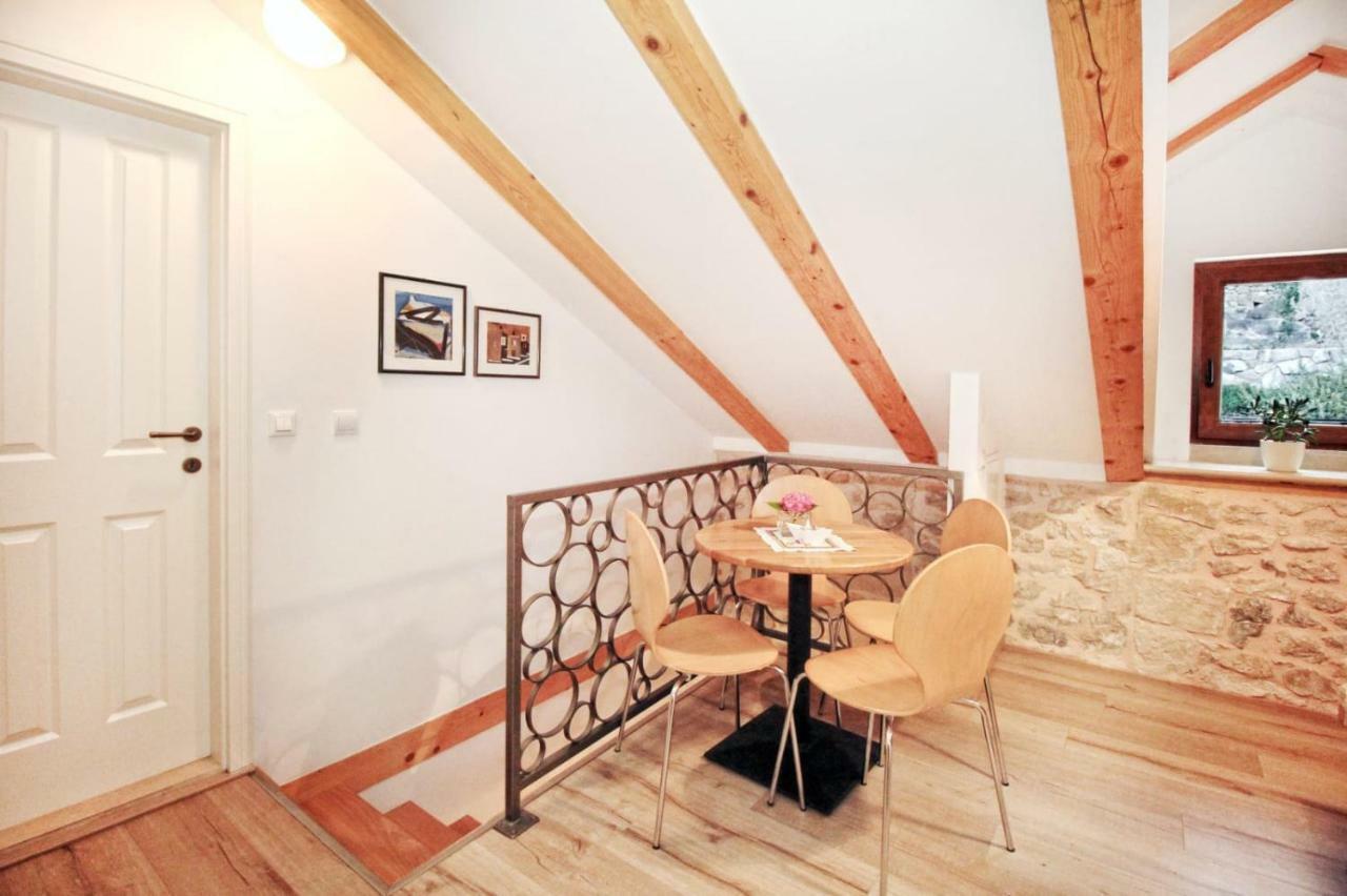 Seafront Apartment 2 ซัฟทัท ภายนอก รูปภาพ