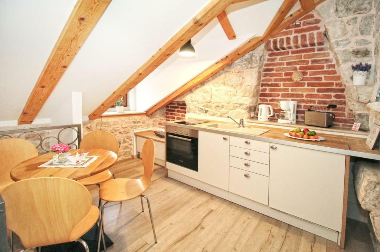 Seafront Apartment 2 ซัฟทัท ภายนอก รูปภาพ